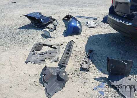 2011 Toyota Highlander Base V6 from USA, damaged, VIN 5TDBK3EHXBS062010